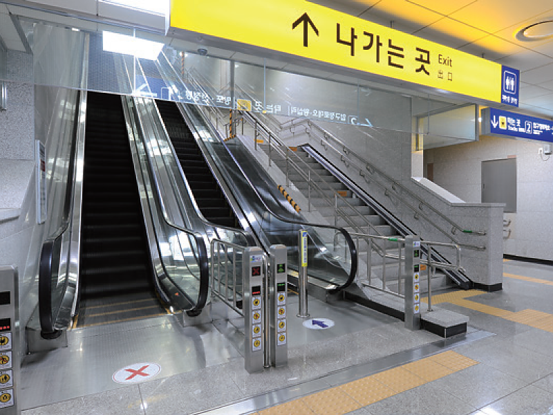 연속 운행 안정성을 고려한 표준형 에스컬레이터